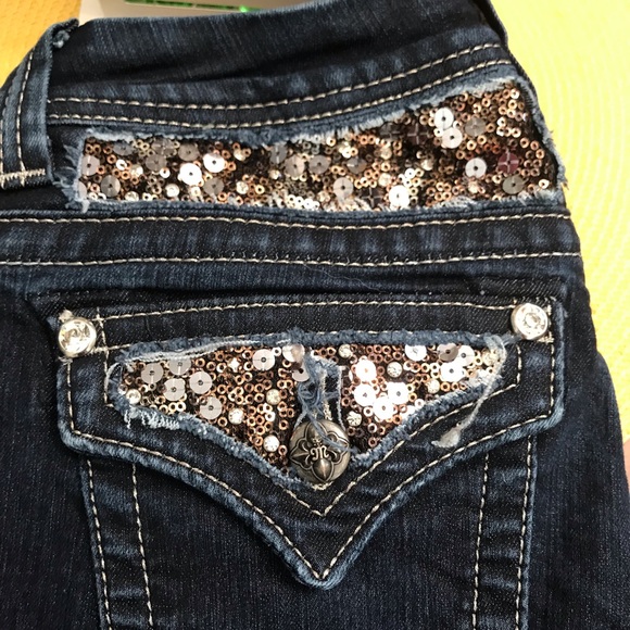 🌹Miss Me Jeans🌹 - Picture 3 of 8